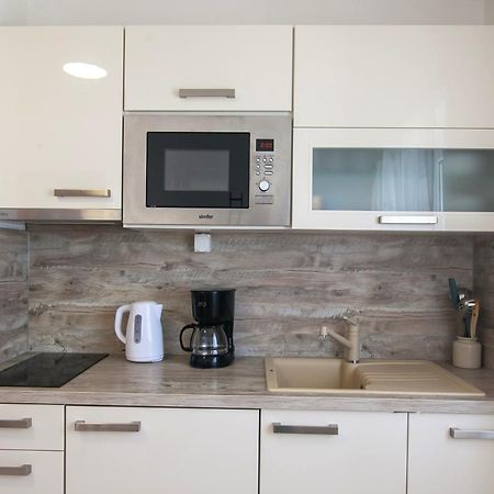 Helvetia Sunny Apartments 波尔 外观 照片
