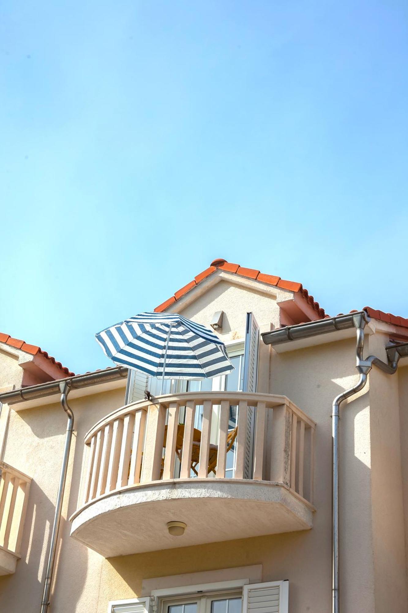 Helvetia Sunny Apartments 波尔 外观 照片