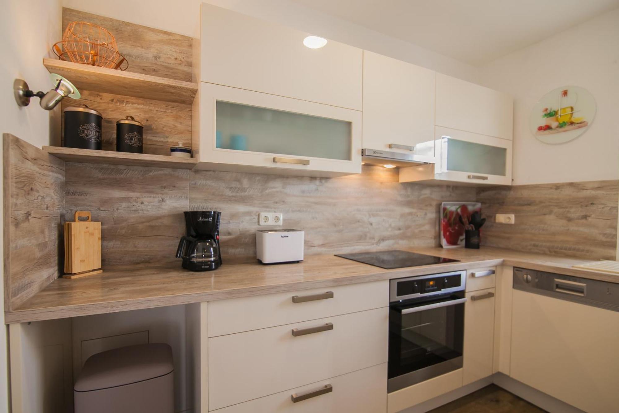 Helvetia Sunny Apartments 波尔 外观 照片