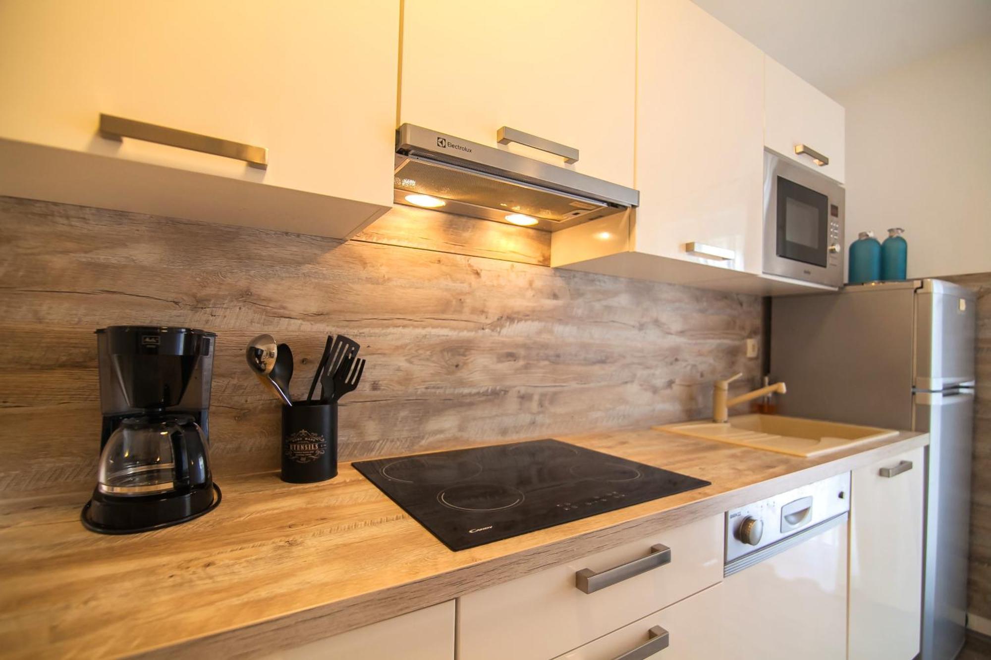 Helvetia Sunny Apartments 波尔 外观 照片