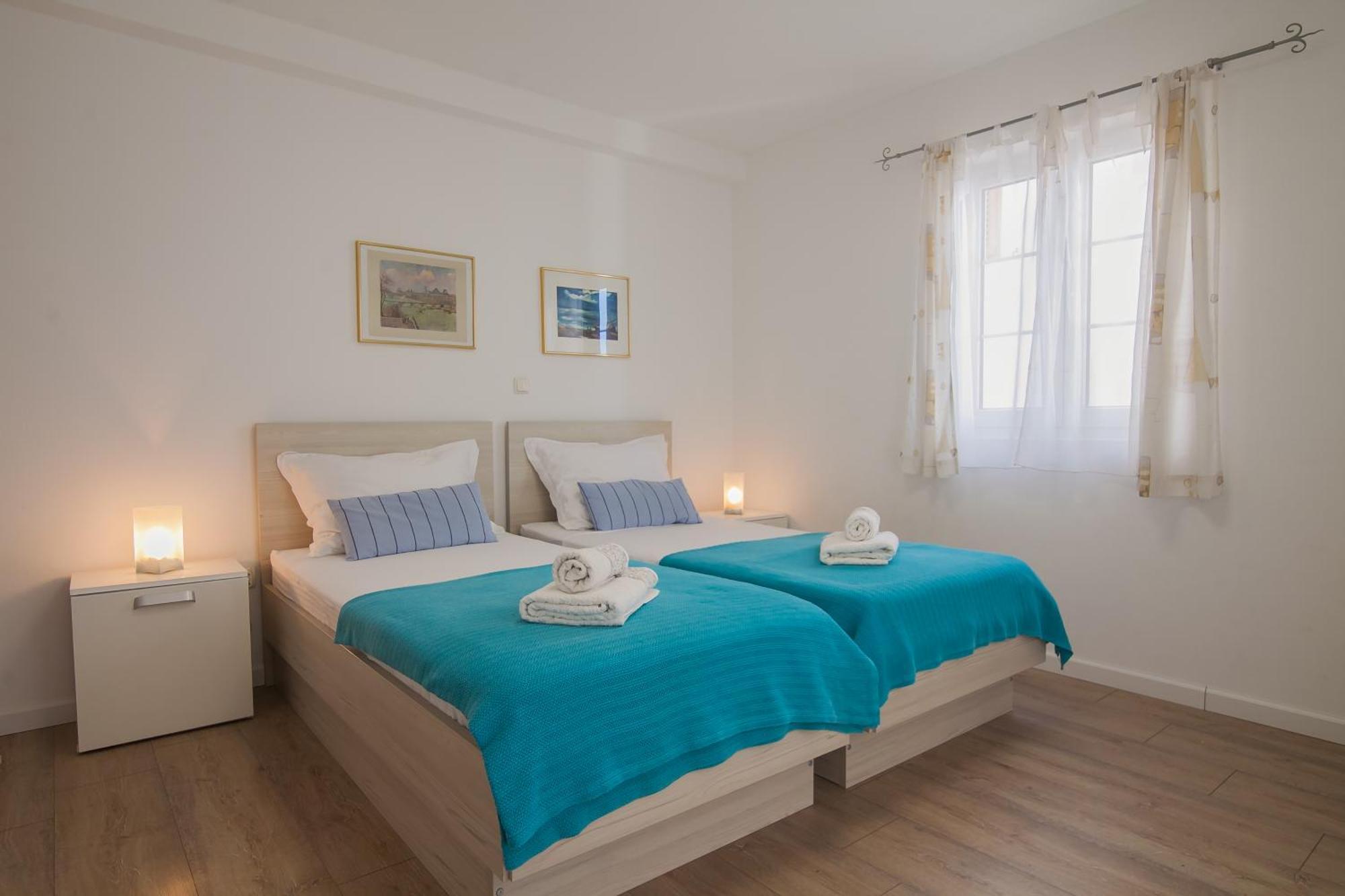 Helvetia Sunny Apartments 波尔 外观 照片
