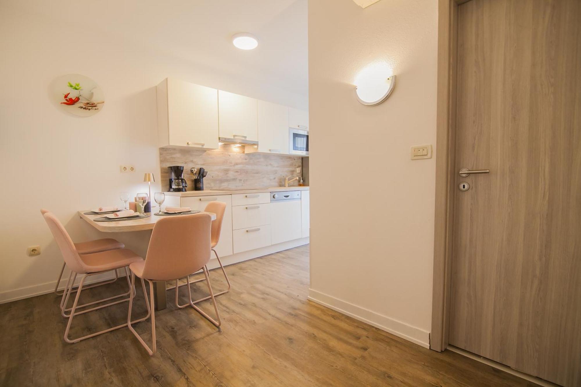 Helvetia Sunny Apartments 波尔 外观 照片