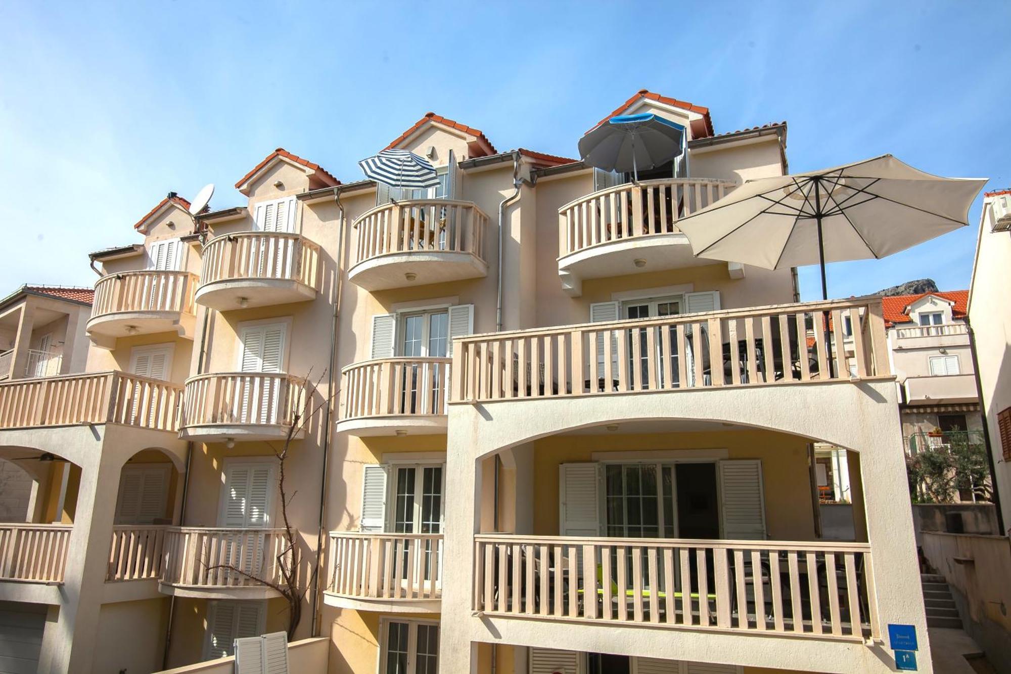 Helvetia Sunny Apartments 波尔 外观 照片
